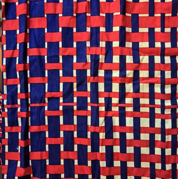 Vintage MCM Patriotic Psychedelic Red, Cream and Blue, Basket Weave Drapes - Picture 4 of 5